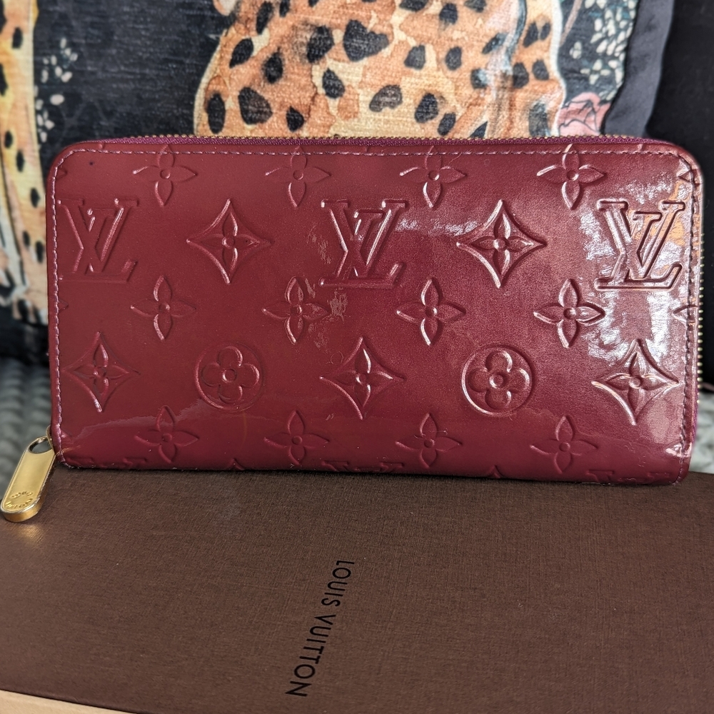Louis Vuitton Monogram Vernis Zippy